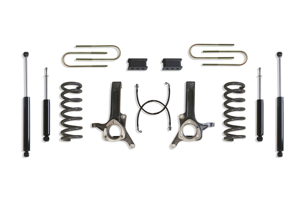 MaxTrac 6.5" Lift Kit with 4.125" x 16.5" U-Bolts and MaxTrac Shocks for 2003-2008 RAM 3500 2WD Diesel Dually Models-K882262DXL